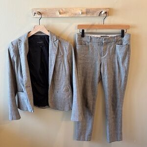 Banana republic suit with jacket and Sloan style pants size 0